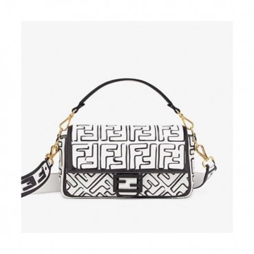 Fendi 2020 Baguette Tote Shoulder Bag, 26cm - 펜디 2020 바게트 토트 숄더백,FENB0588,26cm,화이트