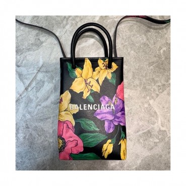 Balenciaga 2020 Leather Super Mini Tote Shoulder Bag / Phone Bag,18CM - 발렌시아가 2020 여성용 레더 슈퍼 미니 토트 숄더백 / 폰 백,BGB0613,18CM,블랙