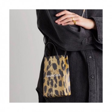 Balenciaga 2020 Leather Super Mini Tote Shoulder Bag / Phone Bag,18CM - 발렌시아가 2020 여성용 레더 슈퍼 미니 토트 숄더백 / 폰 백,BGB0608,18CM,카멜