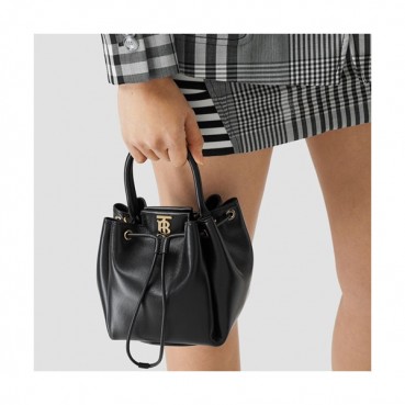 Burberry 2020 TB Leather Bucket Tote Shoulder Bag, 17.5cm - 버버리 2020 여성용 TB 레더 버킷 토트 숄더백 ,BURB0496,17.5cm,블랙