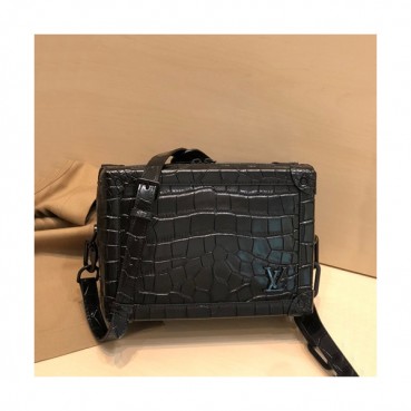 Louis Vuitton 2020 Soft Trunk Shoulder Bag,25cm - 루이비통 2020 소프트 트렁크 숄더백 M44478,LOUB2055,25cm,블랙