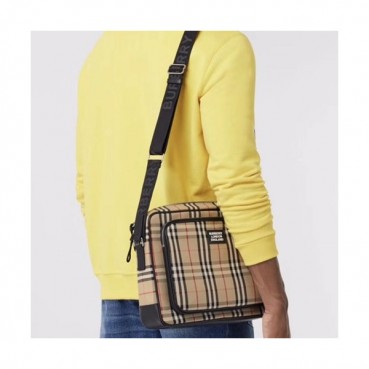 Burberry 2020 Nylon Shoulder Bag, 36.5cm - 버버리 2020 나일론 남여공용 숄더백,BURB0477,36.5cm,베이지