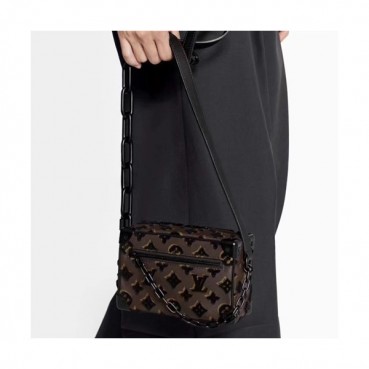 Louis Vuitton 2020 Soft Trunk Shoulder Bag,18.5cm - 루이비통 2020 소프트 트렁크 남여공용 숄더백 M68970,LOUB1975,18.5cm,브라운