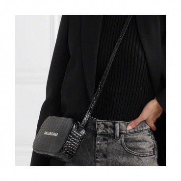 Balenciaga 2020 Leather Ville Camera Shoulder Bag,18cm - 발렌시아가 2020 레더 빌 카메라 숄더백,BGB0556,18cm,블랙