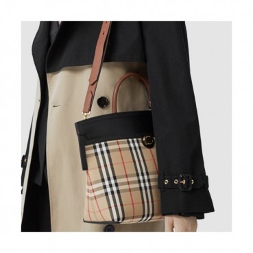 Burberry 2020 Canvas & Leather Tote Shoulder Bag, 36cm - 버버리 2020 여성용 캔버스 & 레더 토트 숄더백 ,BURB0459,36cm,블랙+베이지