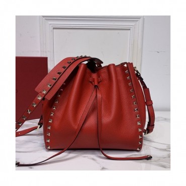 Valentino 2020 Garavani Rockstud Leather Bucket Shoudler Bag,22CM - 발렌티노 2020 가라바니 락스터드 레더 버킷 숄더백, VTB0950,22CM,레드