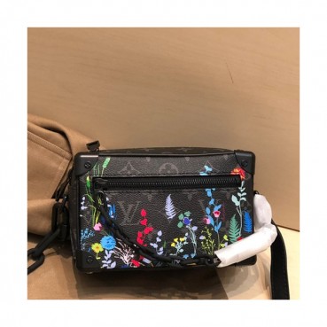 Louis Vuitton 2019 Soft Trunk Shoulder Bag,18.5cm - 루이비통 2019 소프트 트렁크 남여공용 숄더백 M44480,LOUB1888,18.5cm,블랙