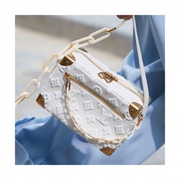 Louis Vuitton 2019 Soft Trunk Shoulder Bag,18.5cm - 루이비통 2019 소프트 트렁크 숄더백 M44480,LOUB1859,18.5cm,화이트