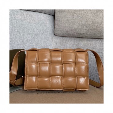 Bottega Veneta 2019 Padding Cassetta Leather Shoulder Bag,26cm - 보테가 베네타 2019 패딩 카세트 레더 여성용 숄더백 591970,BVB0422,26cm,카멜