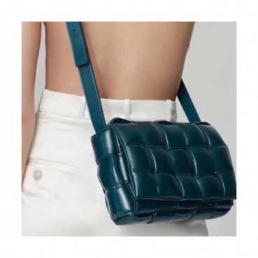 Bottega Veneta 2019 Padding Cassetta Leather Shoulder Bag,26cm - 보테가 베네타 2019 패딩 카세트 레더 여성용 숄더백 591970,BVB0403,26cm,청색