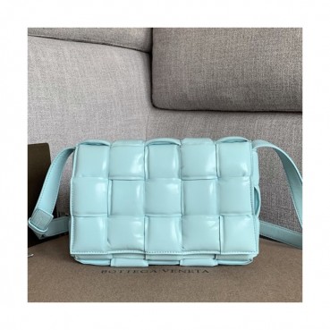 Bottega Veneta 2019 Padding Cassetta Leather Shoulder Bag,26cm - 보테가 베네타 2019 패딩 카세트 레더 여성용 숄더백 591970,BVB0399,26cm,스카이블루