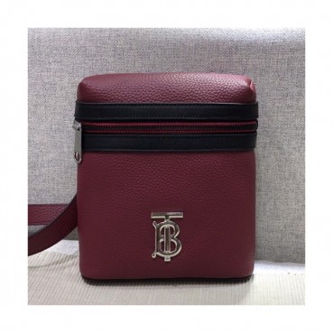 Burberry 2019 TB Messenger Shoulder Bag ,21CM - 버버리 2019 TB 남성용 메신저 숄더백,BURB0395,21cm,레드