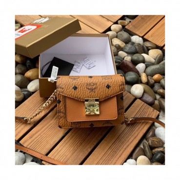 MCM 2019 Patricia Visetos Mini Shoulder Bag,17.5cm - 엠씨엠 2019 패트리샤 비세토스 여성용 미니 숄더백 MCMB0325, 17.5cm,브라운