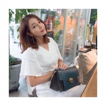 Givenchy 2019 Leather Medium Shoulder Bag,22CM - 지방시 2019 레더 미듐 숄더백,GVB0074,22CM,블루 