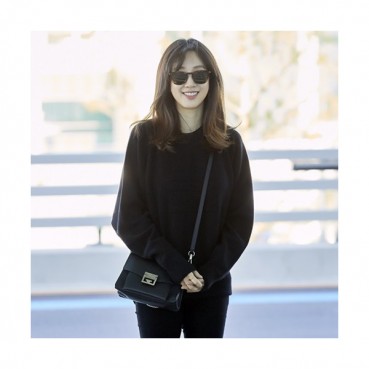 Givenchy 2019 Leather Medium Shoulder Bag,22CM - 지방시 2019 레더 미듐 숄더백,GVB0068,22CM,블랙 