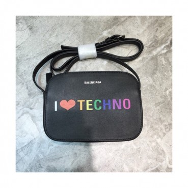 Balenciaga 2019 Leather Ville Camera Shoulder Bag,18cm - 발렌시아가 2019 레더 빌 카메라 숄더백,BGB0279,18cm,블랙