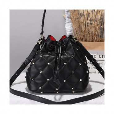 Valentino 2019 Leather Boomstud Spike Bucket Tote Shoudler Bag,23CM - 발렌티노 2019 레더 봄스터드 스파이크 버킷 토트 숄더백, VTB0525,23CM,블랙