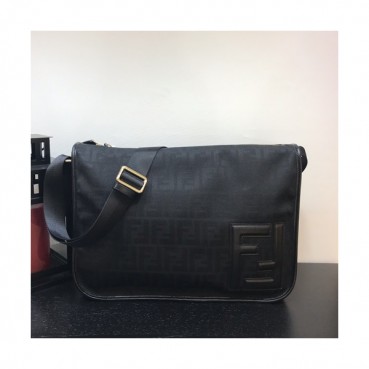 Fendi 2019 Shoudler Bag ,33/40CM - 펜디 2019 레더 남성용 숄더백  FENB0185,33/40CM,블랙