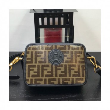 Fendi 2019 Camera Shoulder Bag ,19CM - 펜디 2019 남여공용 카메라 숄더백  FENB0109,19CM,블랙