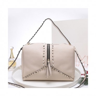 Valentino 2019  Leather Ruckstud Tote Shoudler Bag,28CM - 발렌티노 2019 레더 락스터드 토트 숄더백,VTB0409,28CM,연베이지