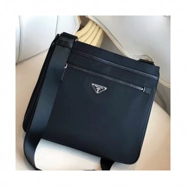 Prada Nylon Messenger Shoulder Bag,30CM - 프라다 나일론 남성용 메신저 숄더백,2VH251,30cm,블랙