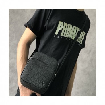 Louis Vuitton Leather Shoulder Bag,20cm - 루이비통 레더 남성용 숄더백 M54302,LOUB0871 ,20cm,블랙