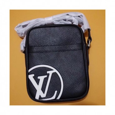 Louis Vuitton Danube Shoulder Bag,22cm - 루이비통 다뉴브 남여공용 숄더백 M54788,LOUB0850 ,22cm,블랙