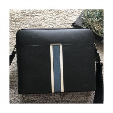 Louis Vuitton Taiga Messenger Shoulder Bag,28cm - 루이비통 타이가 메신저 남성용 숄더백 M34409,LOUB0816 ,28cm,블랙