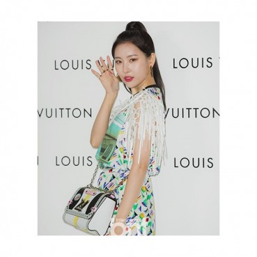 Louis Vuitton Twist Shouder Bag,23cm - 루이비통 트위스트 숄더백 ,M50280 ,LOUB0710,23cm,아이보리+블랙 