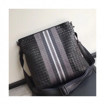 Bottega Veneta Leather Black Messenger Shoulder Bag,32cm - 보테가 베네타 레더 블랙 남성용 메신저 숄더백 429043,BVB0098,32cm