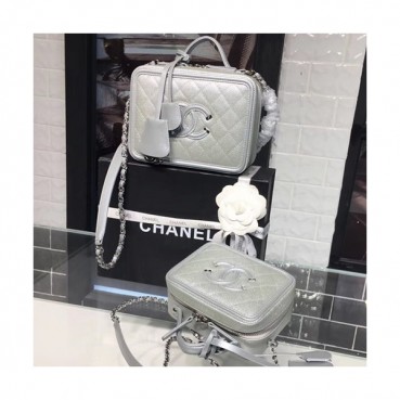 Chanel Women Leather Tote Shoulder Bag ,16/21CM - 샤넬 여성용 레더 토트 숄더백,CHAB0418,16/21CM,실버