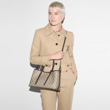 구찌 여성 GG 엠블럼 미디엄 토트백 - Gucci Womens GG Emblem Medium Tote Bag 