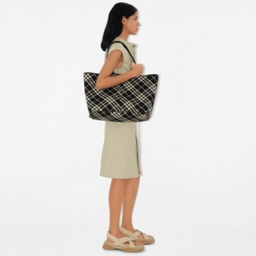 버버리 여성 미디움 체크 토트백 - Burberry Womens Medium Check Tote Bag 