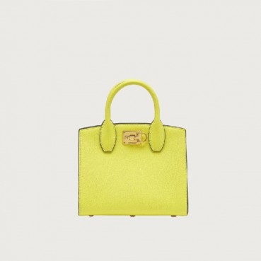 페라가모 여성 간치니 버클 해머드 카프스킨 스튜디오 박스백 - Ferragamo Womens Gancini Buckle Hammered Calfskin Studio Box Bag 