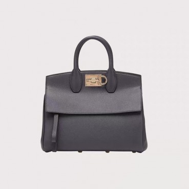 페라가모 여성 그레이 토트백 - Ferragamo Womens Gray Tote Bag 