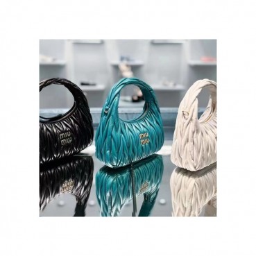 미우미우 여성 그린 토트백 - Miumiu Womens Green Tote Bag 