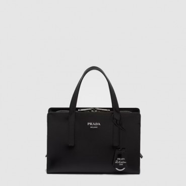 프라다 여성 리에디션 1995 브러시드 가죽 미니 핸드백 - Prada Womens Re