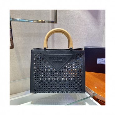 [럭셔리한]Prada 2021 Women's Leather Tote Bag,30cm,PRAB0452 - 프라다 2021 여성용 레더 토트백,30cm,블랙