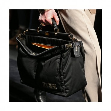 [펜디]Fendi 2021 Men's Peekaboo Nylon Tote Bag/Shoulder Bag,42cm,FENB0675 - 펜디 2021 남성용 나일론 피카부 토트백/숄더백,42cm,블랙