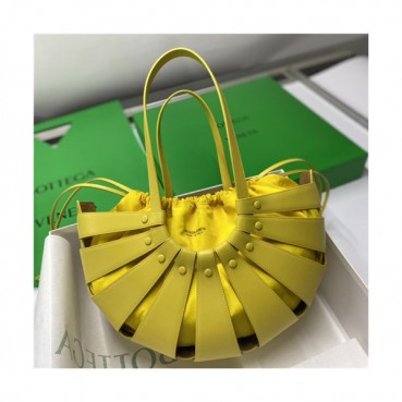 [보테가베네타]Bottega Veneta 2021 The Shell Tote Bag,40cm,BVB0619 - 보테가 베네타 2021 쉘 토트백,40cm,옐로우