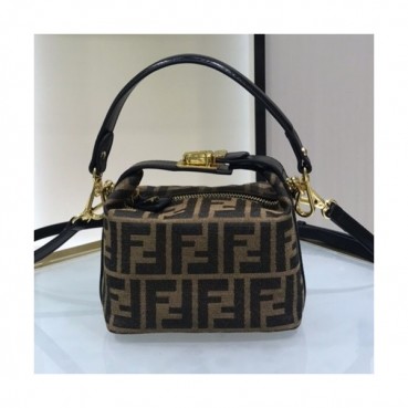 Fendi 2020 Tote Shoulder Bag ,16CM - 펜디 2020 토트 숄더백  FENB0524,16CM,브라운(블랙스트랩)