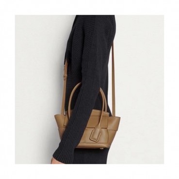 Bottega Veneta 2019 Arco Mini Tote Shoulder Bag,17.5cm - 보테가 베네타 2019 아르코 미니 토트 숄더백, 600606,BVB0521,17.5cm,카멜베이지