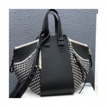Loewe 2019 Hammock Small Tote Shoulder Bag, 29CM - 로에베 2019 해먹 스몰 토트 숄더백 ,3047