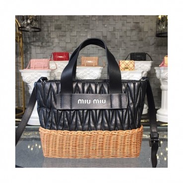 MiuMiu 2019 Nappa Leather and Wicker Bucket Tote Shoulder Bag,25cm - 미우미우 2019 나파 레더 위커 버킷 토트 숄더백,5BA076, MIUB0202 , 25cm,블랙