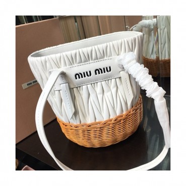 MiuMiu 2019 Nappa Leather and Wicker Bucket Tote Shoulder Bag,22cm - 미우미우 2019 나파 레더 위커 버킷 토트 숄더백,5BE021 , MIUB0198, 22cm,화이트
