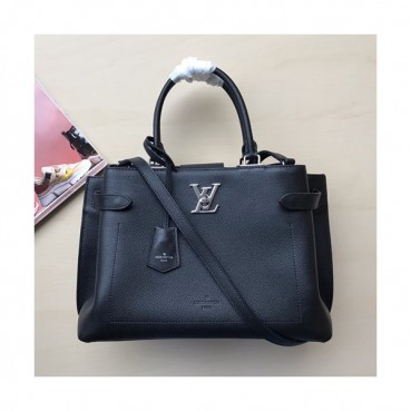 [매장판]Louis Vuitton 2019 Lock Me Day Tote Shoulder Bag,31cm - 루이비통 2019 락미 데이 토트 숄더백 M53730,LOUB1255,31cm,블랙