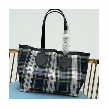 Burberry Giant Canvas Reversible Tote Shoulder Shopper Bag, 51cm - 버버리 자이언트 캔버스 리버서블 남여공용 토트 숄더 쇼퍼백,BURB0121,51cm,그린+레드