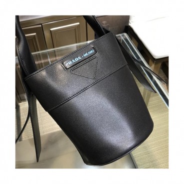 Prada 2019 Leather Mini Bucket Tote Shoulder Bag,20cm - 프라다 2019 레더 미니 버킷 토트 숄더백 ,1BE015