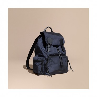 [버버리] 라지 테크니컬 나일론 가죽 럭색 다크불루 40209371 남성용 백팩 - bu0002b Burberry Large Technical Nylon Dark Blue Mens Back Pack