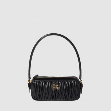 미우미우 여성 마테라쎄 나파 가죽 파우치 - Miumiu Womens Matelasse Nappa Leather Pouch 